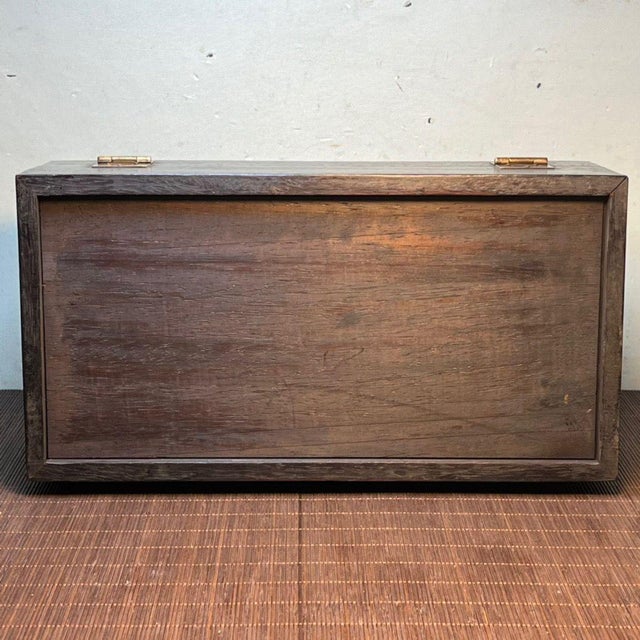 1990s Chinese Padauk Wood Mother-of-Pearl Inlaid Magpie Jewelry Box For Sale - Image 5 of 9
