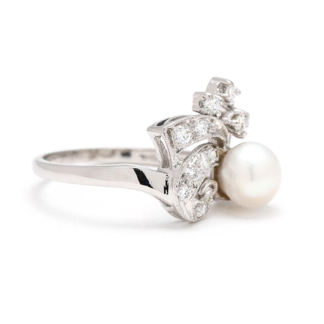 Modern Retro .25ctw Pearl & Diamond Ring, Platinum, Ring Size 8 For Sale - Image 3 of 6