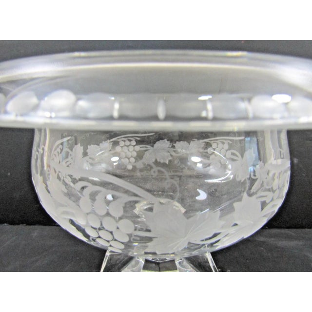 Traditional William Yeoward Cordelia Footed Grapevine Etched Compote Rose Bowl For Sale - Image 3 of 17