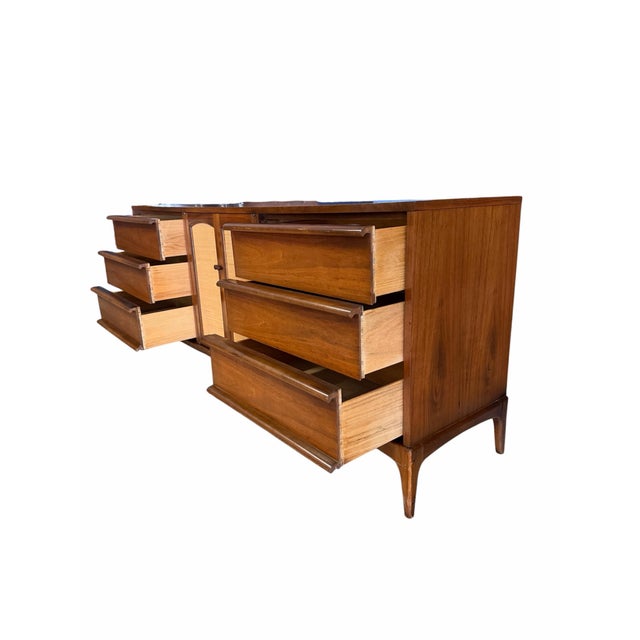 Mid-Century Modern Vintage Mid Century Modern 1960s Lane Rhythm Walnut Dresser For Sale - Image 3 of 12