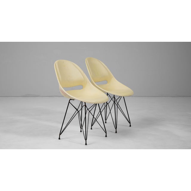 20th Century Czech Fiberglass Chairs By Miroslav Navratil For Vertex - A Pair For Sale - Image 12 of 18