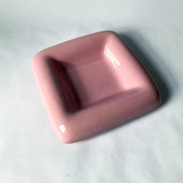 1980s 1980s Haeger Rounded Edge Mauve Pink Postmodern Vide Poche For Sale - Image 5 of 7