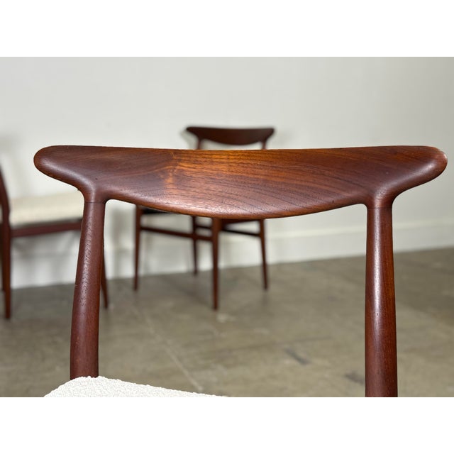 Wood 1950s Hans J. Wegner W2 Dining Chairs - Twelve 12 - Danish Modern Teak - CM Madsens For Sale - Image 7 of 11