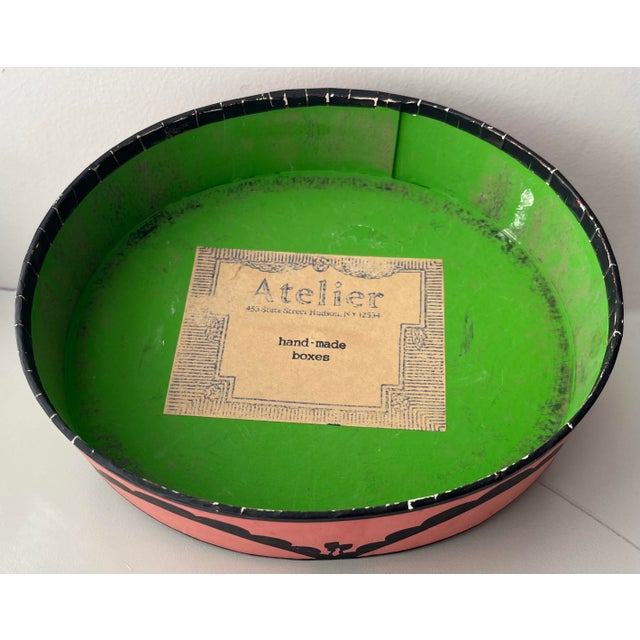 1950s Vintage Oval Wallpaper Box by Atelier of Hudson, New York With Black Regency Silhouettes on a Pink Ground For Sale - Image 5 of 18
