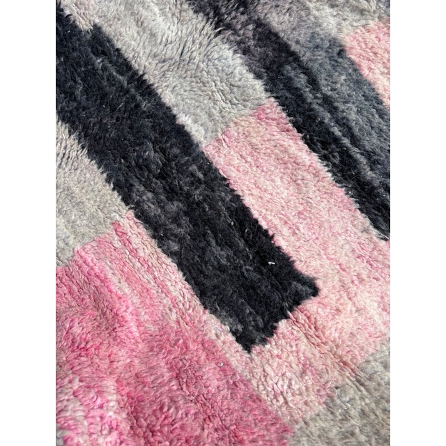 Boujad Moroccan Berber Wool Rug with Abstract Geometric, 2010s For Sale - Image 4 of 9