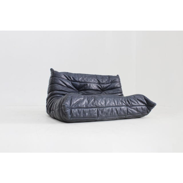 Vintage Togo Two-Seater Sofa in Blue Leather by Michel Ducaroy for Ligne Roset, 1990s For Sale - Image 9 of 10