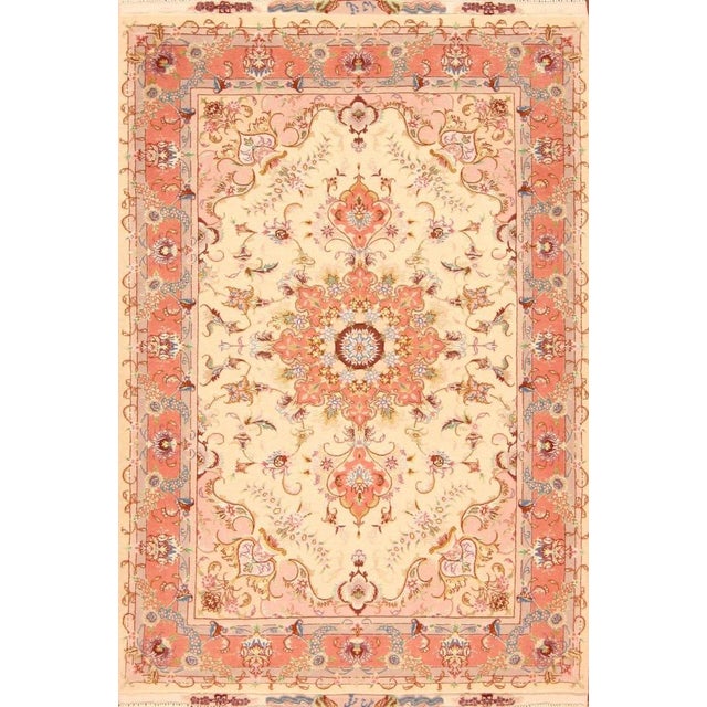 Middle Eastern Rug in Wool For Sale - Image 9 of 9