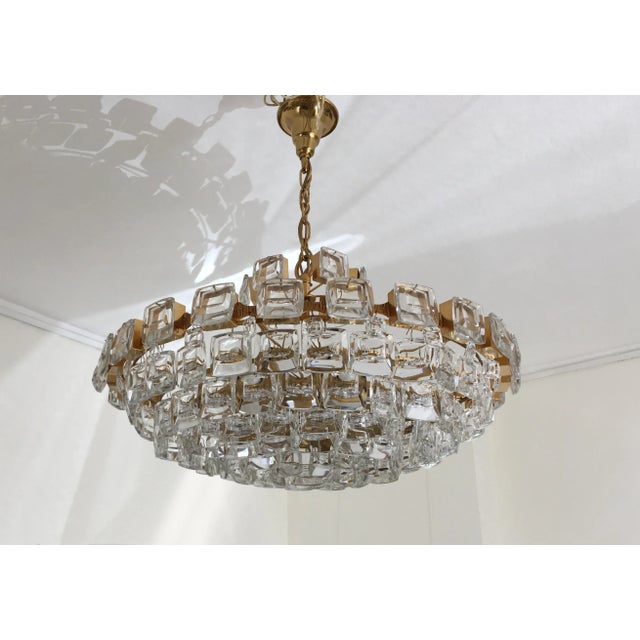 Large Brutalist Crystal & Gilded Brass Chandelier from Palwa For Sale - Image 12 of 12