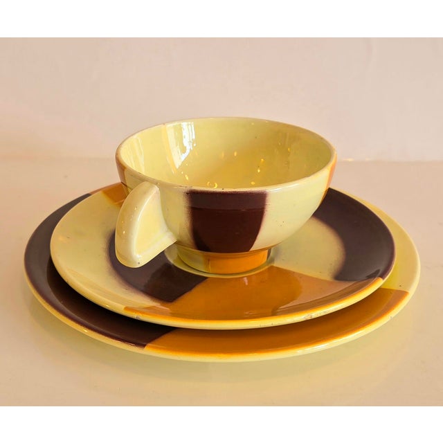 Constructivist three-color spray decoration. interesting cup: hemisphere on a cylindrical base, handle as a disc segment....