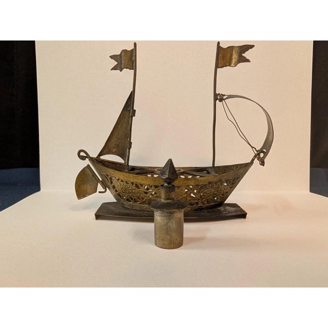 Early 20th Century Nautical Perfume Bottle - Novelity For Sale In New York - Image 6 of 10