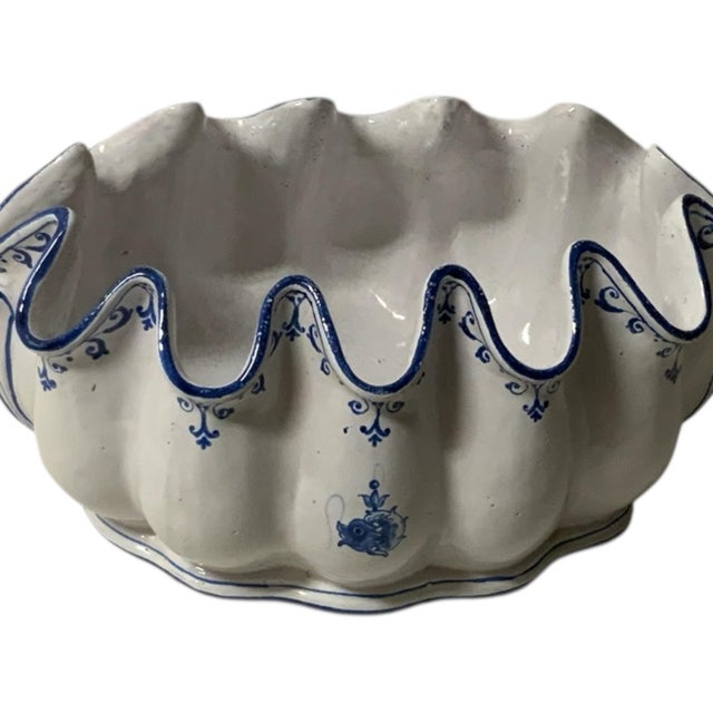 Vintage 3-Piece Italian Majolica Centerpiece Set for Gump's Blue & White Tulipiere, Platter & Matching Pair of Lidded Ginger Jars Italy 1970s-1980s For Sale - Image 9 of 12