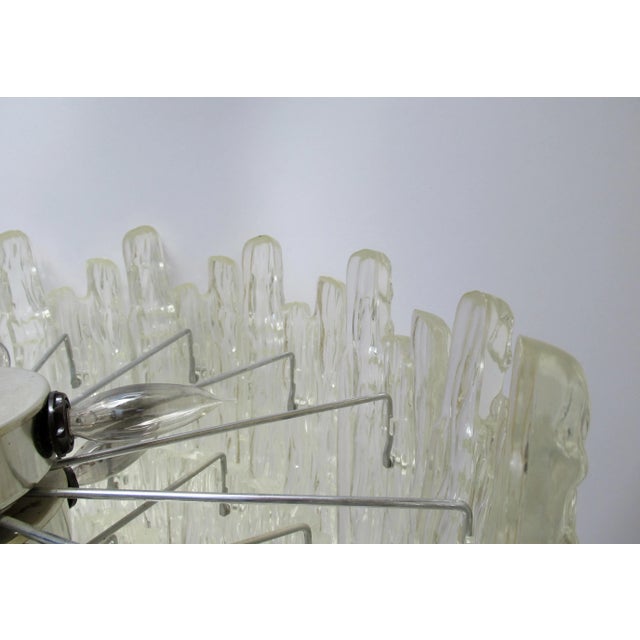 C.1960s Mid-Century Modern Style of Kalmar 3-Tiered Lucite & Chrome Icicle Dripped Chandelier For Sale - Image 10 of 12
