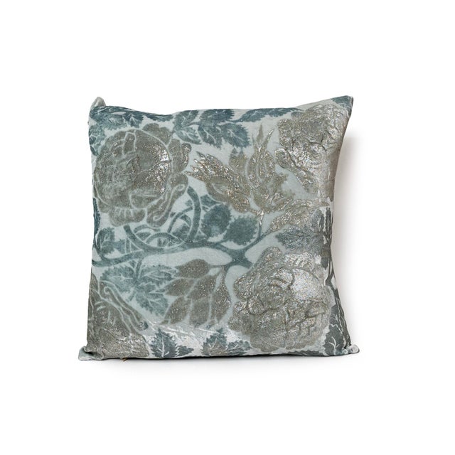 2000 - 2009 Pair of Hand-Painted Venetian Velvet Roses Pillow For Sale - Image 5 of 15