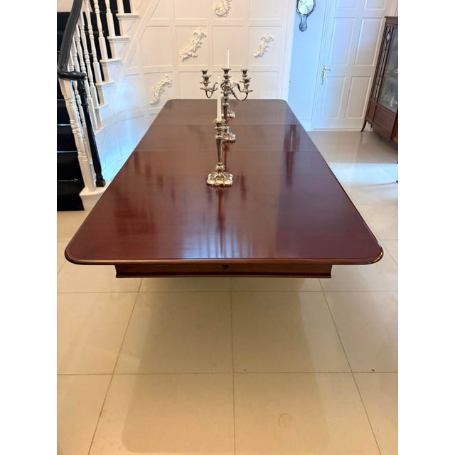 Antique William IV Extendable Dining Table in Figured Mahogany, 1835 For Sale - Image 9 of 15