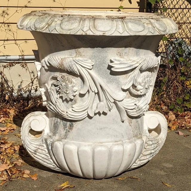 Early 20th Century Monumental Vintage Italian Neoclassical Marble Garden Planter Jardinière For Sale - Image 5 of 12