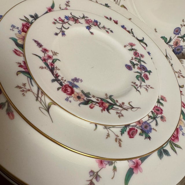 Wedgwood 1950s Bread and Butter Plates by Wedgwood in Devon Sprays Bone China Set of 4 For Sale - Image 4 of 8