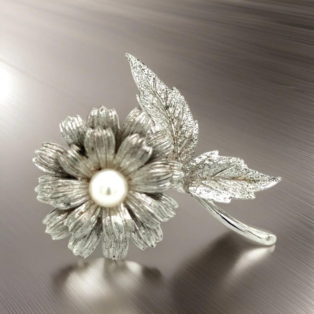 1990s Mikimoto Estate Akoya Flower Pearl Brooch Pin Sterling Silver 6.16 mm For Sale - Image 4 of 10