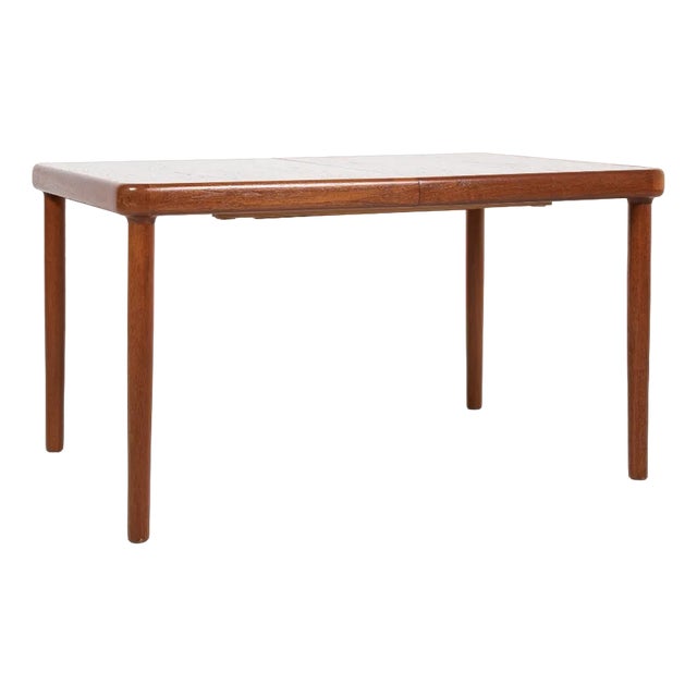 Mid-Century Danish Extendable Dining Table in Teak with Rounded Corners and Butterfly Extension attributed to Johannes Andersen, 1960s For Sale