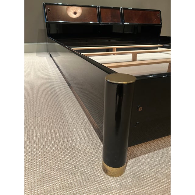 **Henredon Scene III King Bed Frame** Offered is an authentic **Henredon Scene III** king-size bed frame, a standout piece...