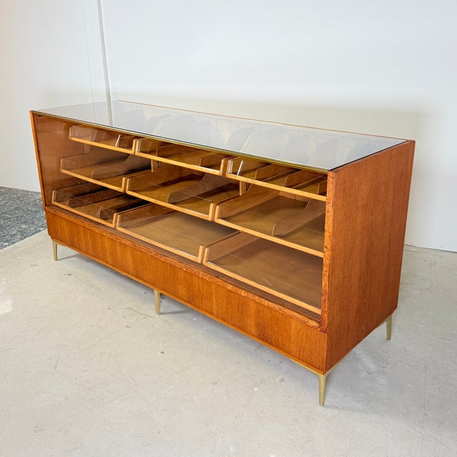 Vintage Oak Display Counter from Haka Ladenmöbel, 1960s For Sale - Image 3 of 14