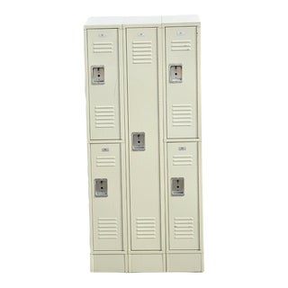 Asi Storage Solutions 5 Section 3 Wide Slope Top Gym School Locker (A) For Sale