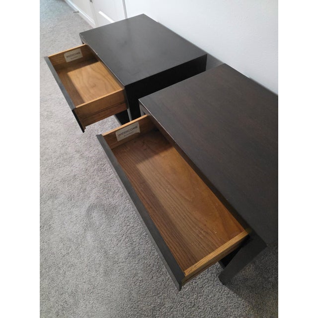 Brown John Widdicomb Mid-Century Modern Solid Wood Nightstands – Pair For Sale - Image 8 of 13