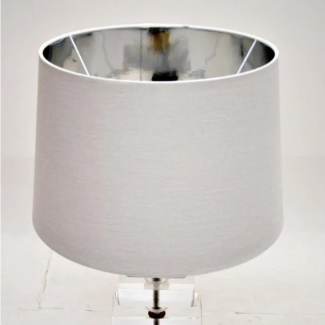 Mid-Century Modern Vintage Acrylic and Brass Table Lamp, 1970 For Sale - Image 3 of 9