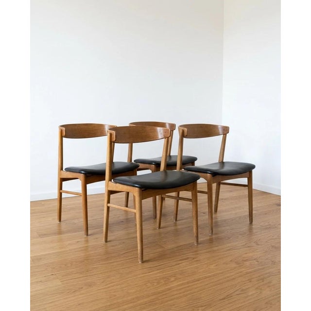 1950s Danish Teak Dining Chairs with Shield Backrests, 1950s, Set of 4 For Sale - Image 5 of 5