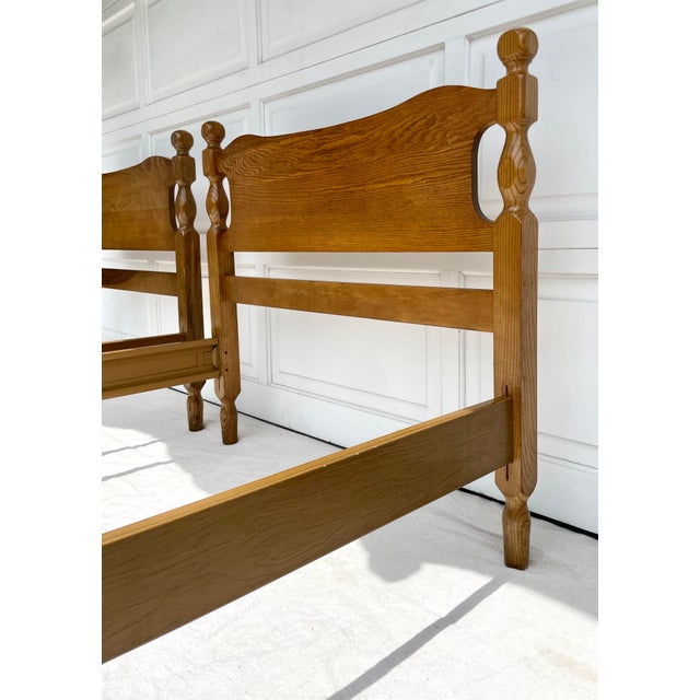 Pair of Matching Colonial Early American Twin Beds Bedframes Chairish