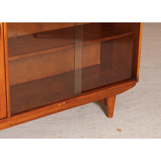 Mid-Century Modern Glass Fronted Teak Bookcase, 1960s For Sale - Image 6 of 9
