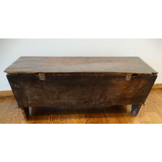 Brown 18th-Cwntury English George III Six Board Elm Coffer For Sale - Image 8 of 12