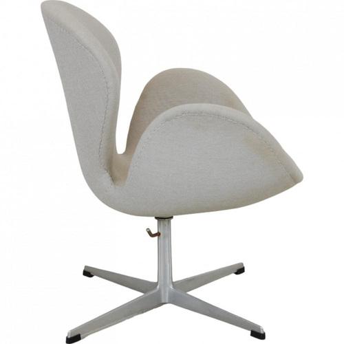 Arne Jacobsen Swan chair with height adjustment upholstered in grey Hallingdal fabric. The chair is from 1963, but has...