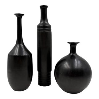 Mid-Century Set of 3 Black Bucchero Ceramic Vases, Sebastiani Gubbio Italy 1960s For Sale