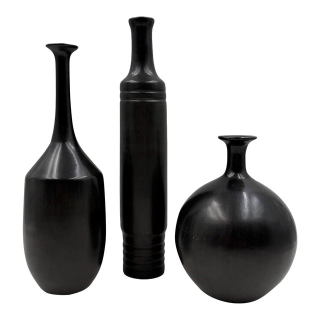 Mid-Century Set of 3 Black Bucchero Ceramic Vases, Sebastiani Gubbio Italy 1960s For Sale