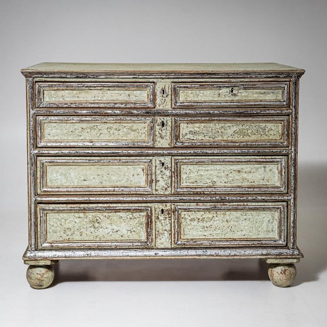 Large late-18th-century chest of drawers with four drawers and a clearly articulated rectangular case. The drawer fronts...