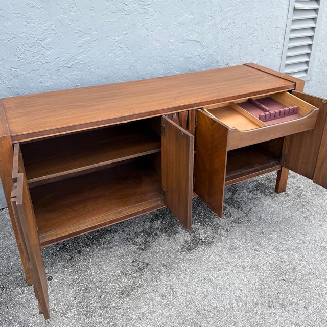 Brutalist Mid Century Brutalist Credenza by United Furniture Corporation For Sale - Image 3 of 10
