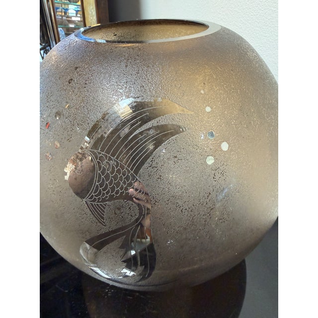 1970s Italian Smoky Murano Glass Vase With Etched Fish Motif, 1970s For Sale - Image 5 of 7
