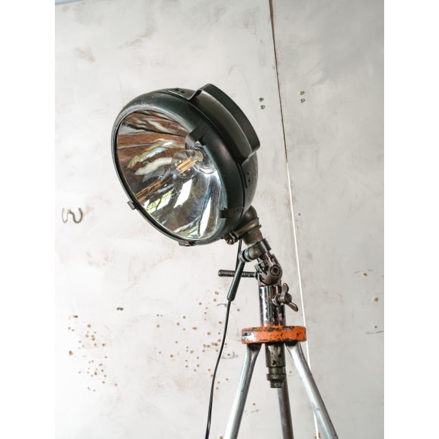Green 20th Century Military Field Spotlight Floor Lamp from Bosch Eisemann, Germany, 1960s For Sale - Image 8 of 18