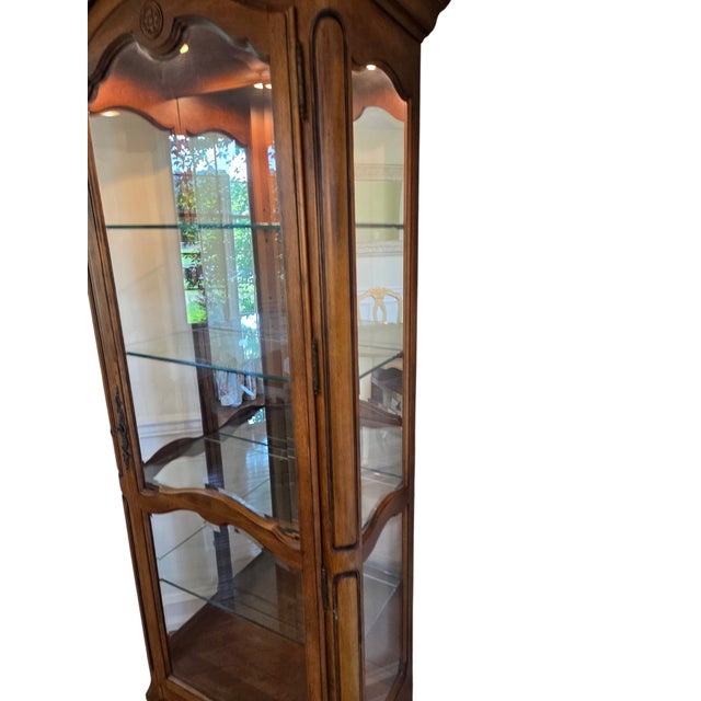 Brown 1990s Ethan Allen Country French Curio Cabinet Glass Display Case China Hutch Lighted For Sale - Image 8 of 18