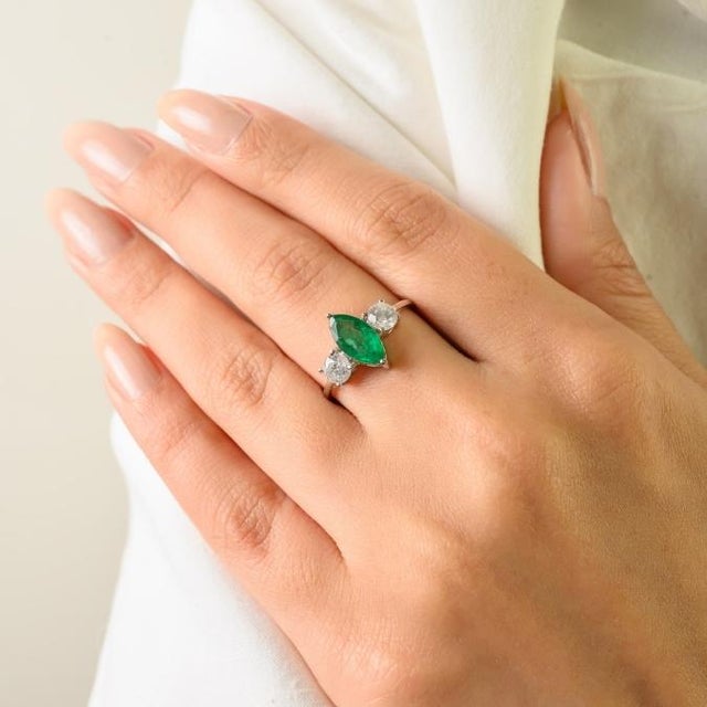 Green Natural Marquise Emerald & Diamond Three-Stone Engagement Ring Size 5 in 18k Gold For Sale - Image 8 of 14