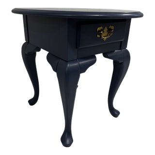 Beautiful Restored Vintage Solid Wood End Table / Accent Table For Sale