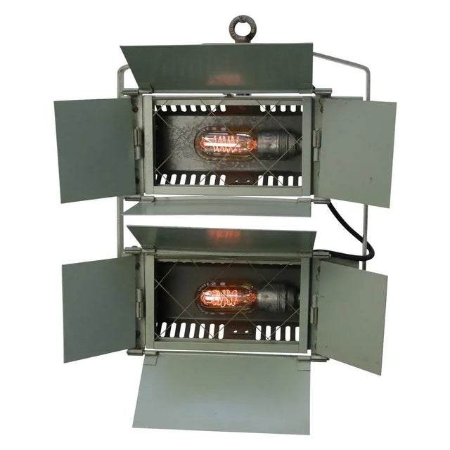 Vintage floodlight film theater 2x spotlight. Adjustable in angle. 2x E27/E26. This piece has an attribution mark, I am...