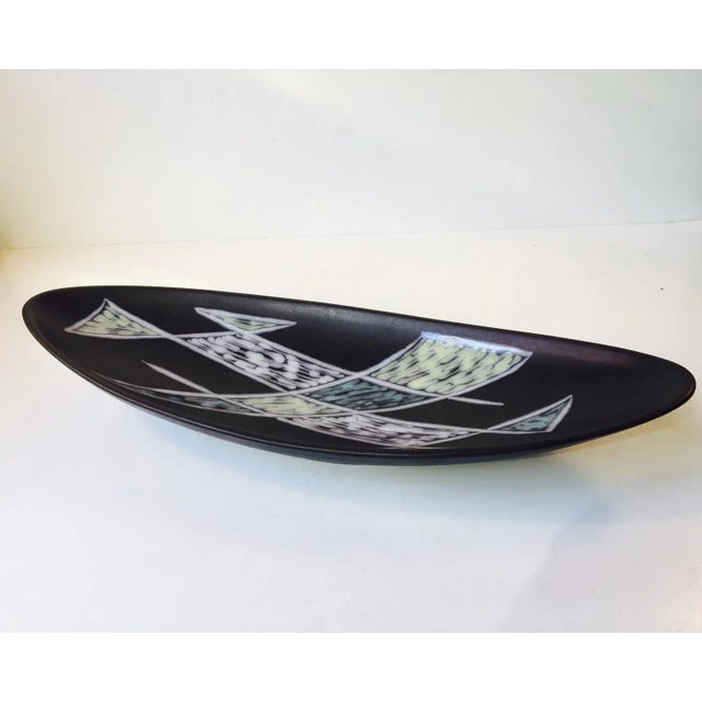 Banana Shaped Modernist Burgundia Pottery Dish by Svend Aage Holm-sorensen for Soholm, 1950s For Sale - Image 4 of 7