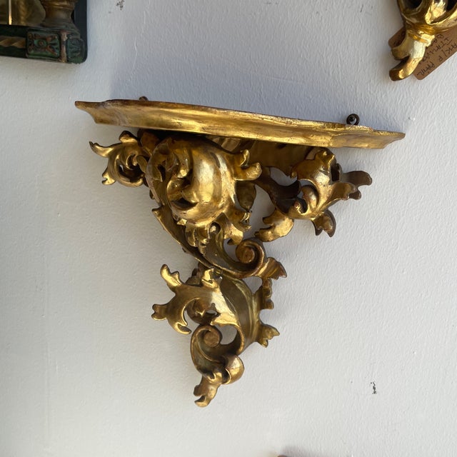 Wood 1940s Pair of Italian Baroque Gilt Wood Wall Shelves For Sale - Image 7 of 8