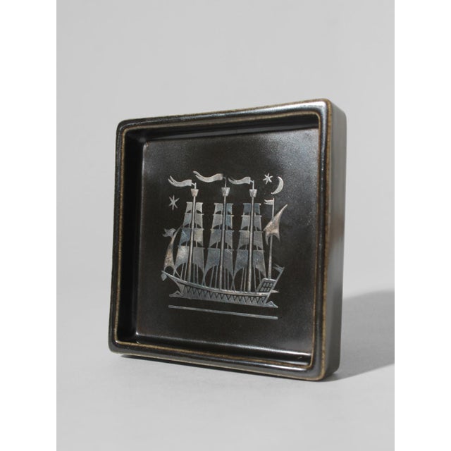 Gustavsberg Ceramic Facett Ashtray by Sven Jonson for Gustavsberg, Sweden, 1960s For Sale - Image 4 of 5