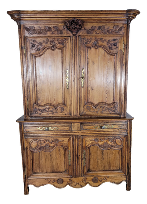 Mountain Buffet in Carved Fir