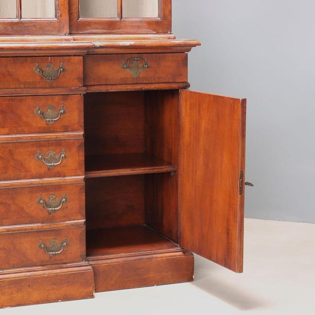 Brown Antique Bookcase Oak 4 Doors United Kingdom Xx Century For Sale - Image 8 of 12