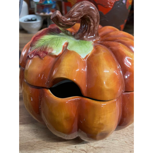 Mid-Century Modern 1970s Ceramic Serving Pumpkin Bowl With Matching Lid For Sale - Image 3 of 8