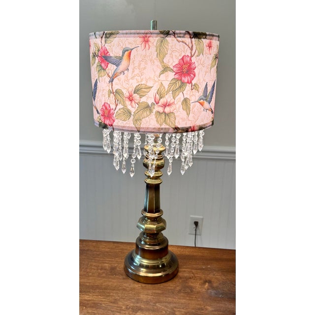 Plastic Mid 20th Century Hummingbird Floral Shade With Brass Toned Lamp For Sale - Image 7 of 12