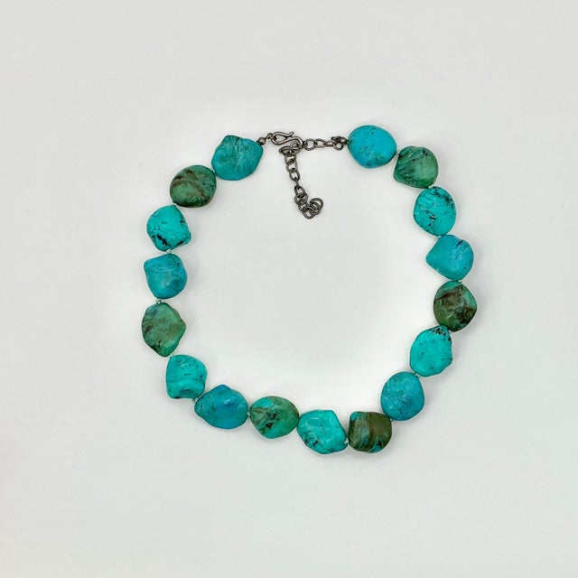 Rustic 1980s Southwestern Navajo Boho Chic Faux Turquoise Rock Beaded Necklace, 19” For Sale - Image 3 of 9